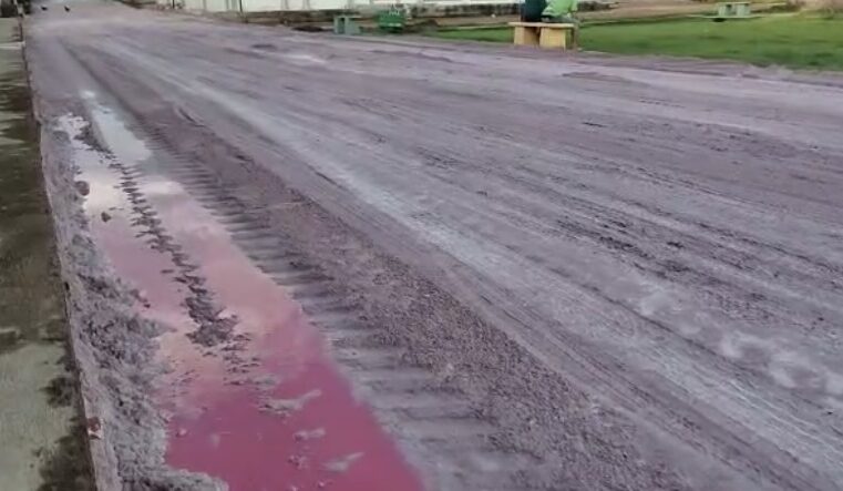 Vídeo Irônico viraliza após barro jogado em uma das principais ruas do município de Alenquer