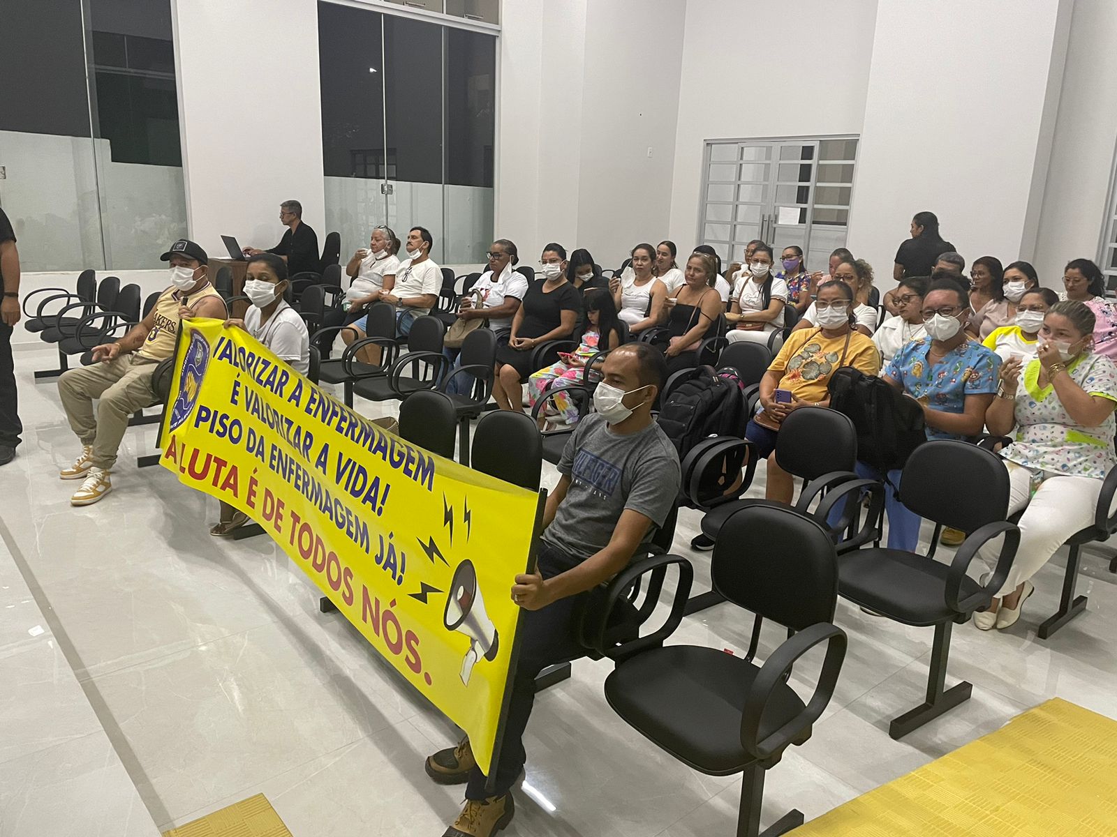 vídeo: Enfermagem busca apoio dos vereadores e caso a gestão municipal não implante o piso salarial corre o risco de paralisação por tempo indeterminado os serviços em Monte Alegre